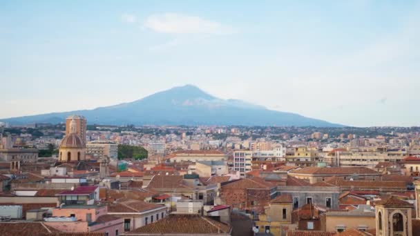 Stadsgezicht Van Catania Met Etna Vulkaan — Stockvideo