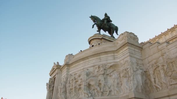 빅토르 에마누엘레 2세의 건축을 대표했다 — 비디오