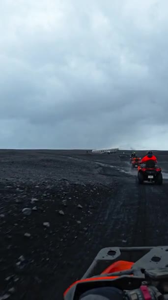 Aventura Camino Mar Negro Islandés — Vídeo de stock