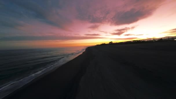 Αεροφωτογραφία Του Εκπληκτικού Ουρανού Ηλιοβασιλέματος Στον Ωκεανό — Αρχείο Βίντεο
