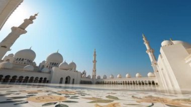 Şeyh Zayed Dubai 'deki Büyük Cami Güneşin Altında .