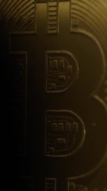 Bitcoin Üzerindeki Işık ve Gölgeler . 