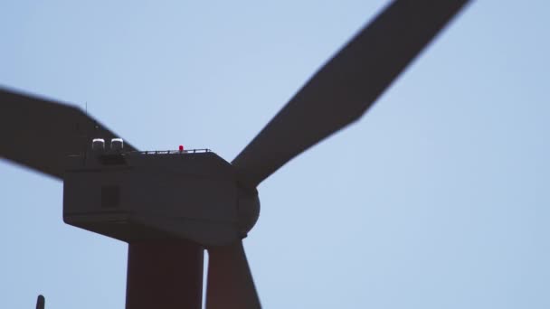 Vent Déplace Une Turbine Pour Énergie — Video