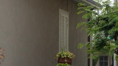 Yağmurlu Hava 'da Konut Penceresi. 