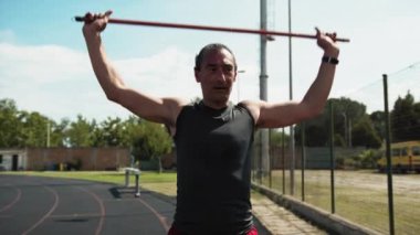 Bir Çubukla Omuz Eğitimi . 