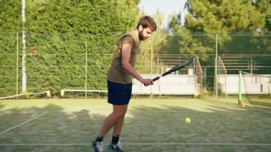 Tenis Maçından Önce Ayakları Hareket Ettirmek . 