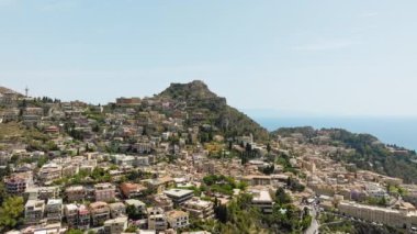 Taormina, İtalya 'nın Panoramik Görünümü .