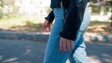 Yürürken Kadın Elleri Ayrıntıları . 