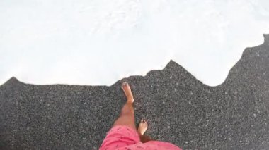 Denize Yürüyen Adam, Pov. 