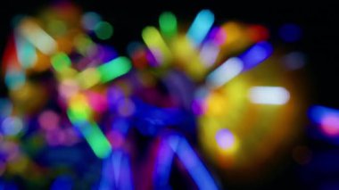 Parlayan Bulanık ve Renkli Işıklar .