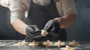 Geleneksel Ravioli 'nin Kapanışı . 