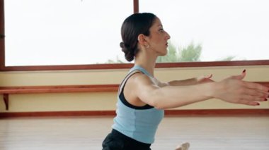 Dans salonundaki kadın antrenmanları