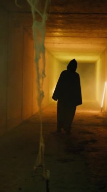 Cadılar Bayramı Gecesinde Korkunç Canavarlar ve Ucubeler 