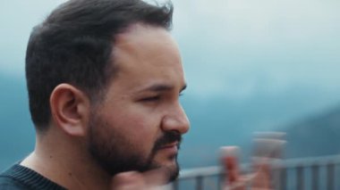 Sıcaklık adamı yoruyor. . 