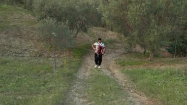 Doğada Geleneksel Alet Oynayan Adam 