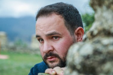 Bir erkeğin ifade ve hisleri 