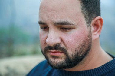 Bir erkeğin ifade ve hisleri 