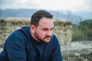 Bir erkeğin ifade ve hisleri 