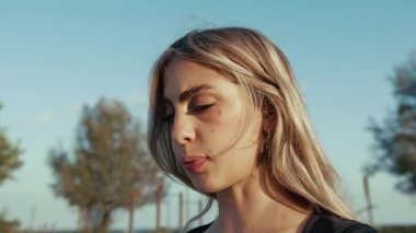 Bir Kadının İfadeleri ve Duyguları 