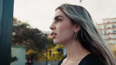 Bir Kadının İfadeleri ve Duyguları 