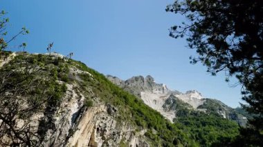 Beyaz Carrara mermerinden dağlar. Yüksek kalite 4k görüntü