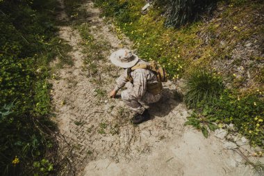 Doğadaki Askeri Operasyonda Paralı Asker.