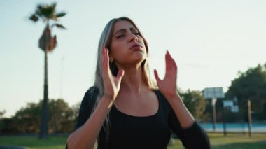 Bir Kadının İfadeleri ve Duyguları 