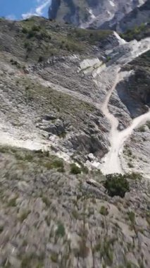 Hava uçuşu mermer ocakların üzerinde