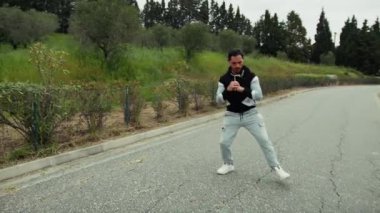 Profesyonel Dövüşçü Eğitimi Yolda Yan Hareket.