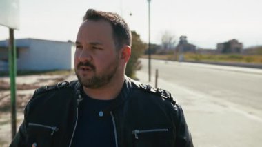 Siyah Arkaplanda Yıldız Döngüsünden Tek Işık. 