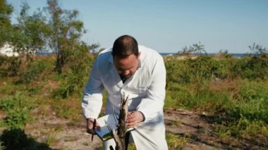 Doğadaki Bitkileri Analiz Eden Bitkiler. 