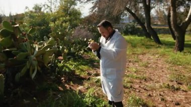 Doğadaki Bitkileri Analiz Eden Bitkiler. 