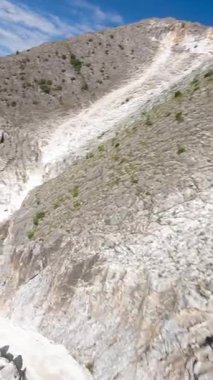 Hava uçuşu mermer ocakların üzerinde