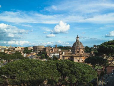 Roma 'nın Üzerinde Mavi Gökyüzü . 
