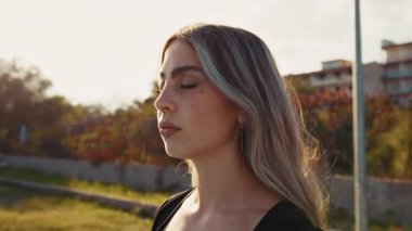 Bir Kadının İfadeleri ve Duyguları 