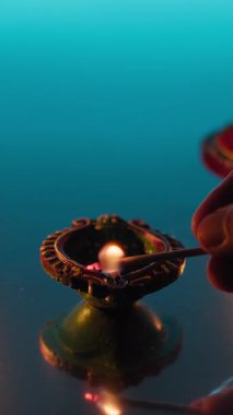 Yağ mumlu Diwali festivali