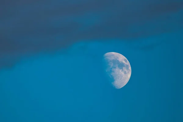 Lua Céu Noite Com Nuvens Acima — Fotografia de Stock