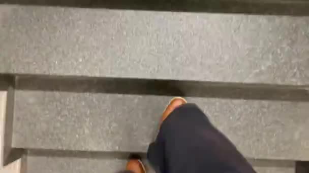 Hyperlapse Vídeo Homens Pés Subindo Vários Lances Escadas Sem Parar — Vídeo de Stock
