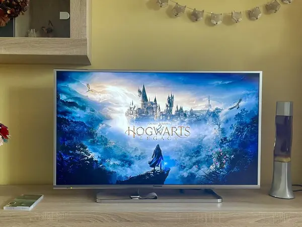 stock image Prague, Czech Republic - November 14 2023: Hogwarts Legacy game on Panasonic LCD TV running on Nintendo Switch gaming console. A new game from the world of Harry Potter. High quality photo