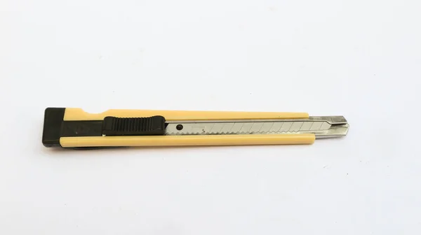 Cuchillo Papelería Amarillo Aislado Sobre Fondo Blanco — Foto de Stock