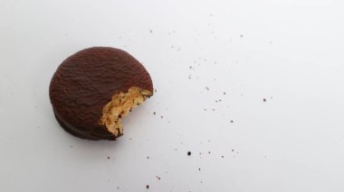 Nefis bisküvili çikolatalı sandviç.