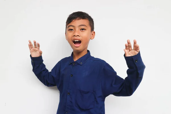 Überraschter Junge Blauem Hemd Auf Weißem Hintergrund — Stockfoto