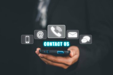 Bizimle ya da müşteri destek hattıyla iletişime geçin. Bağlantı kurun. Akıllı telefon kullanarak bizimle iletişim kurun. VR ekranındaki simge, e-posta, adres, canlı sohbet, internet kablosuz internet..
