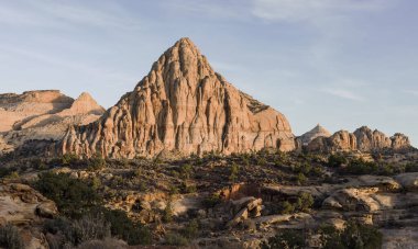 Pectols Piramidi, Utah 'ın başkenti Utah' ta bulunan önemli bir kaya formasyonudur.. 