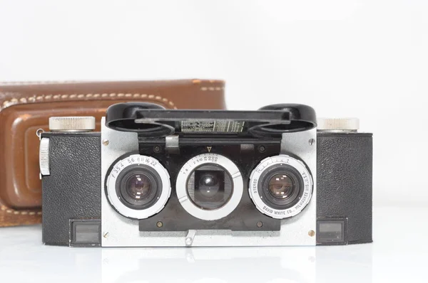 Analoge Vintage Stereokamera Für 16Mm Filmformat Mit Drei Objektiven Und — Stockfoto