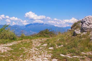 Güzel yaz dağ manzarası, Dinarik Alpler. Karadağ ve Baro belediyesi