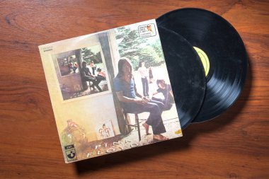 Pink Floyd 'un çift plak albümü Ummagumma. İtalya _ 09 Mart 2023