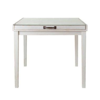 Kare tahta masa, çekmece ve cam kapaklı. izole edilmiş beyaz arkaplan