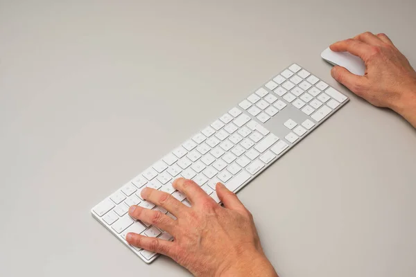 Workplace Keyboard Operator Hands — Stock Photo, Image
