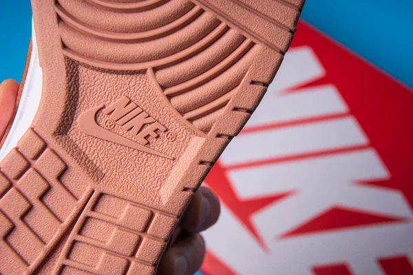 Sapatilha Único Detalhe Com Marca Nike Fundo Caixa Sapatos Udine — Fotografia de Stock